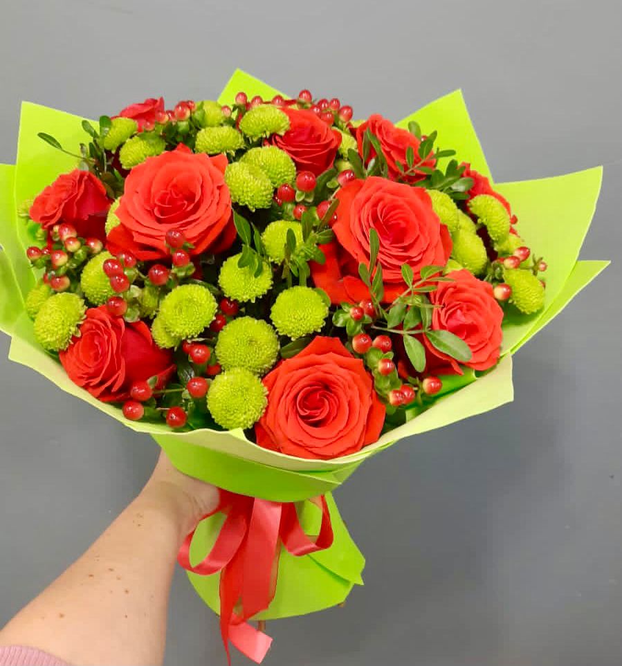 Букет цветов из: Хризантемы и Розы в Загорянский