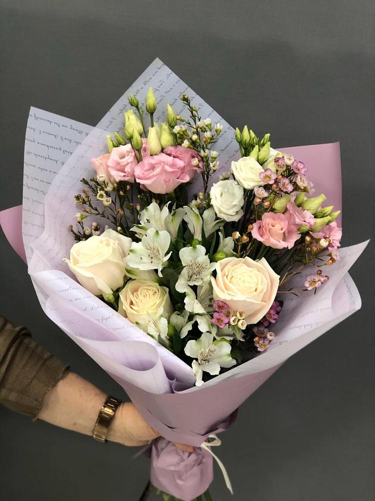 Букет цветов из: Альстромерии, Розы и Лизиантусы в Загорянский