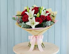 Букет цветов из:  Лилии и Розы в Загорянский