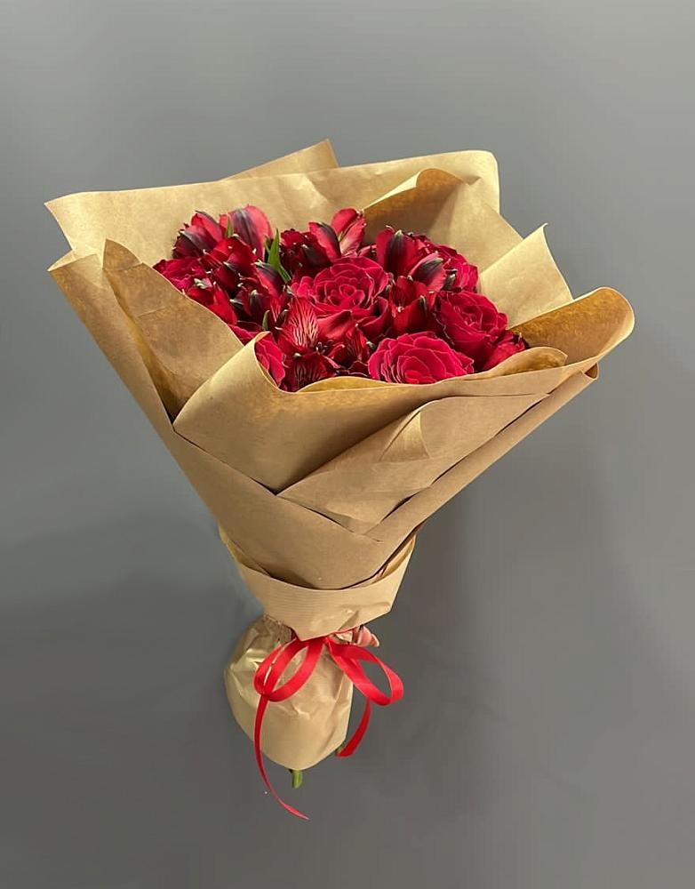 Букет цветов из: Альстромерии и Розы в Загорянский