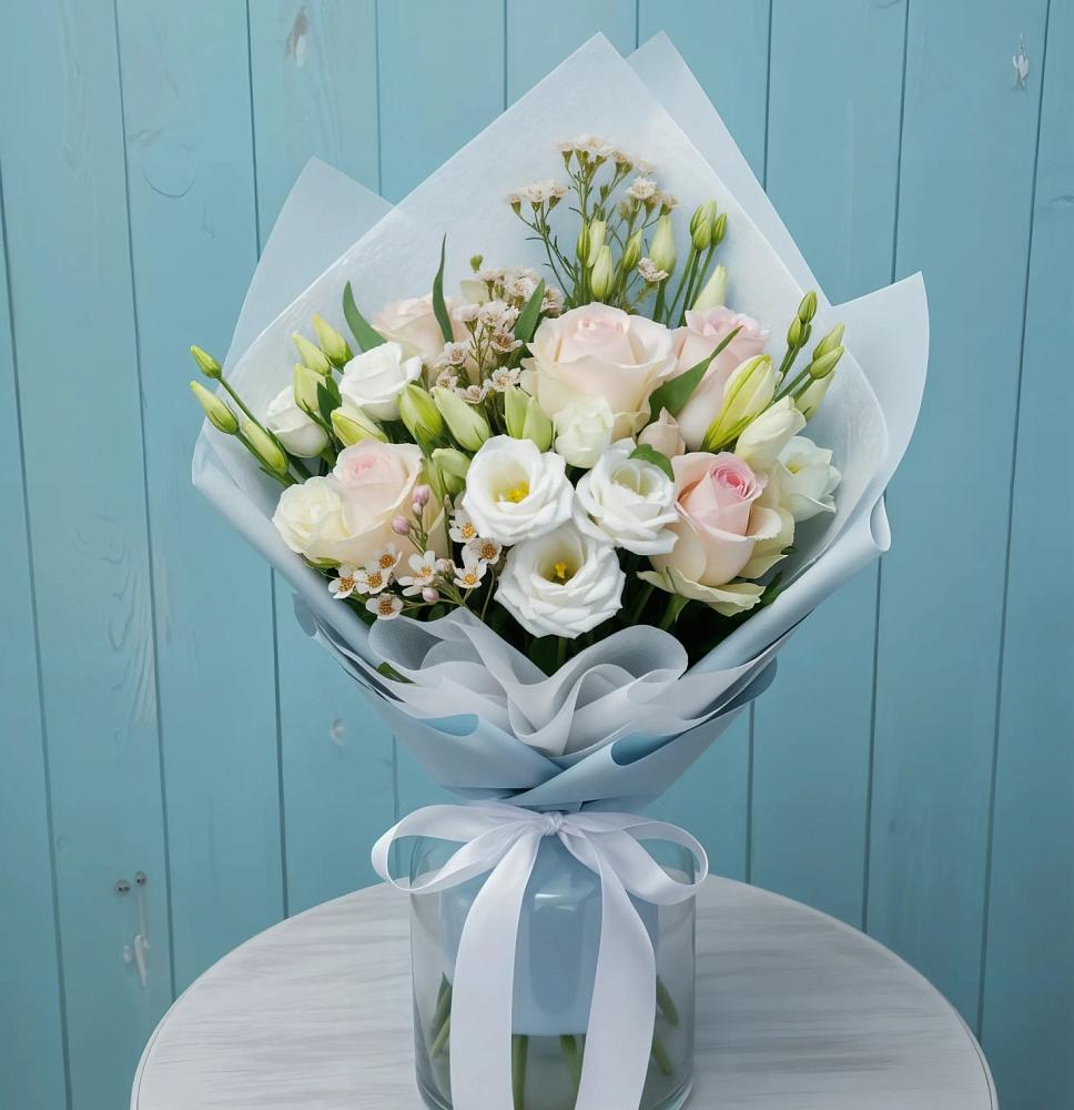 Букет цветов из: Розы и Лизиантусы в Загорянский