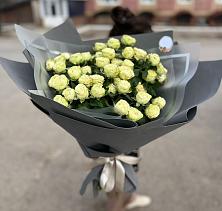Букет Белые кустовые розы Солинеро в Загорянский