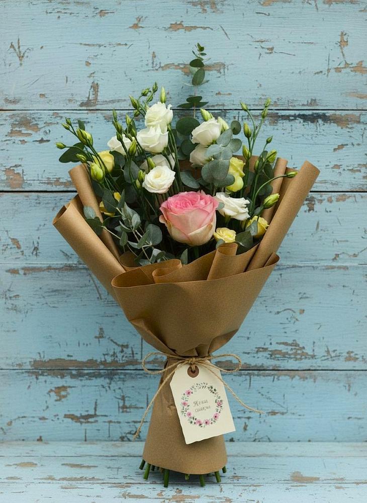 Букет цветов из: Розы и Лизиантусы в Загорянский