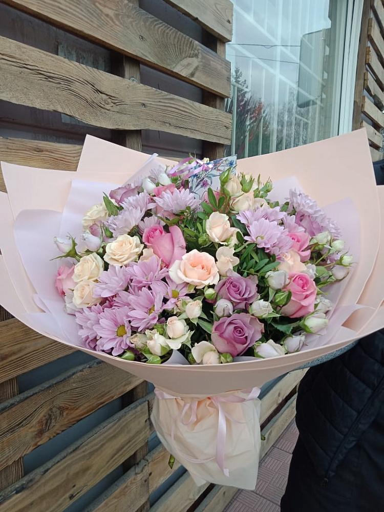 Букет цветов из: Розы и Хризантемы в Загорянский