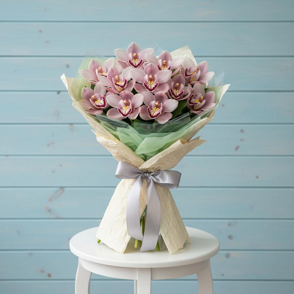 Букет цветов из: Орхидеи и Розы в Загорянский