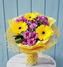 Букет цветов из:  Хризантемы и Герберы в Загорянский
