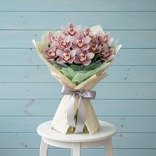 Букет цветов из:  Орхидеи и Розы #REPLACE_PRED# Загорянский