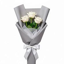 Букет 3 белые розы в Загорянский