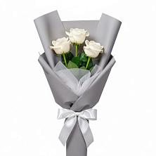 Букет 3 белые розы в Загорянский