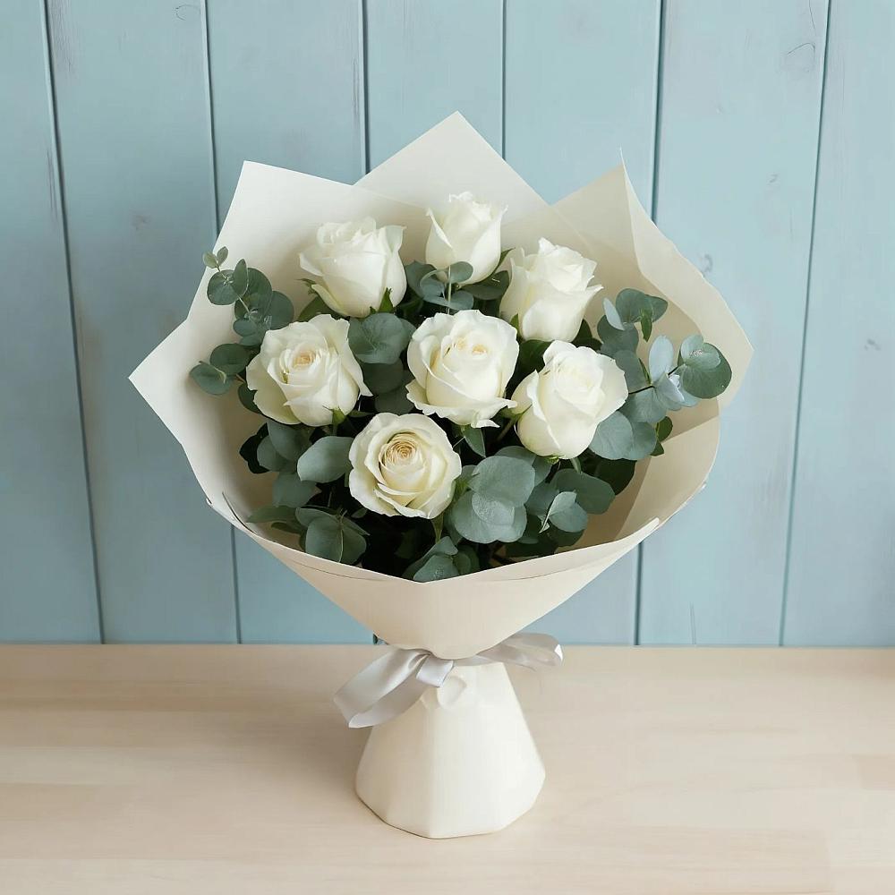 Букет Белые розы в Эвкалипте в Загорянский
