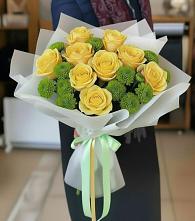 Букет цветов из:  Хризантемы и Розы в Загорянский