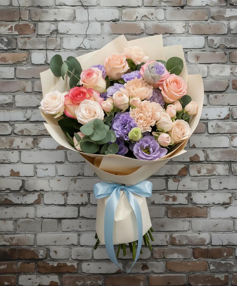 Букет цветов из: Розы, Лизиантусы и Гвоздики в Загорянский