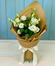 Букет цветов из:  Хризантемы и Лизиантусы в Загорянский