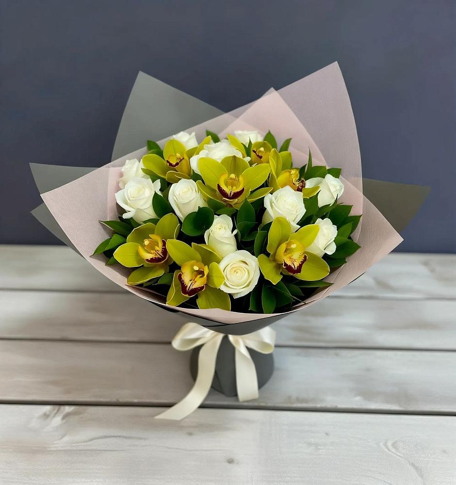 Букет цветов из: Орхидеи и Розы в Загорянский