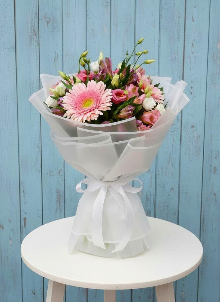 Букет цветов из: Герберы, Альстромерии и Лизиантусы в Загорянский