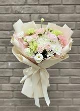 Букет цветов из:  Гвоздики, Розы, Лизиантусы и Хризантемы в Загорянский