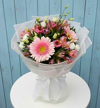 Букет цветов из:  Герберы, Альстромерии и Лизиантусы #REPLACE_PRED# Загорянский