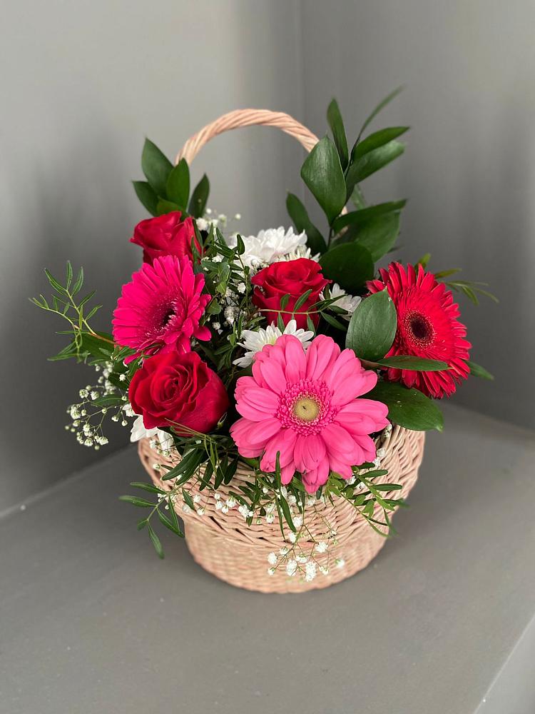 Цветочная композиция из Розы, Хризантемы и Герберы в корзине в Загорянский