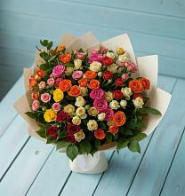 Букет Микс из разноцветных кустовых роз в Загорянский