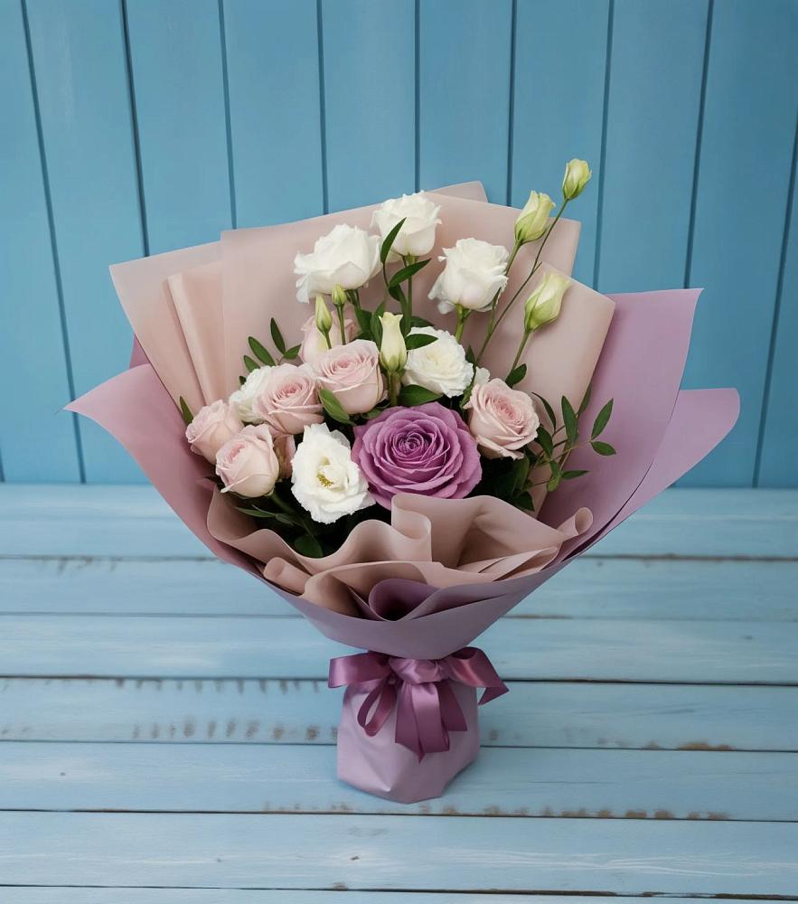 Букет цветов из: Розы и Лизиантусы в Загорянский